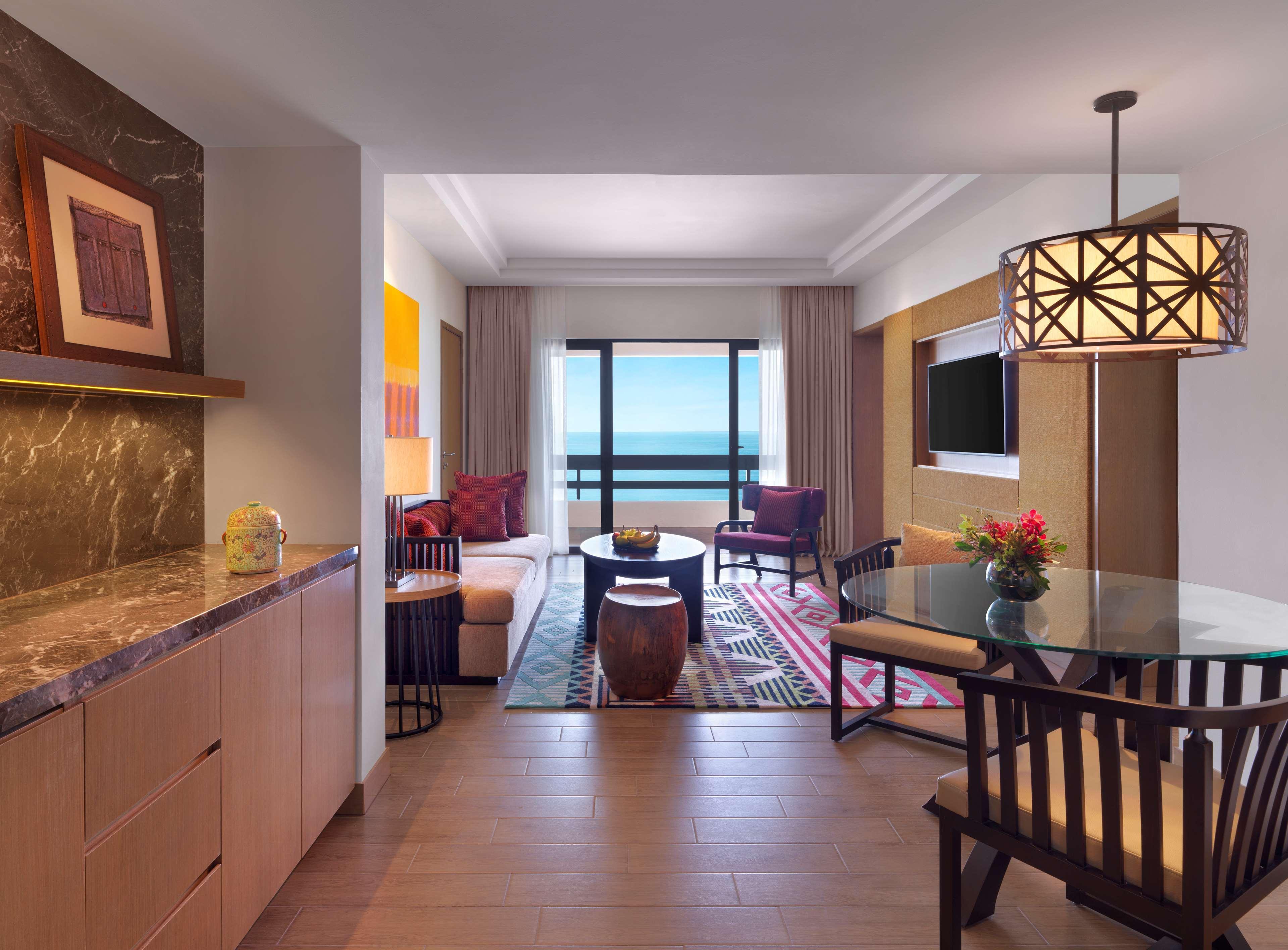 Hyatt Regency Kuantan Resort Esterno foto A suite at the W Maldives