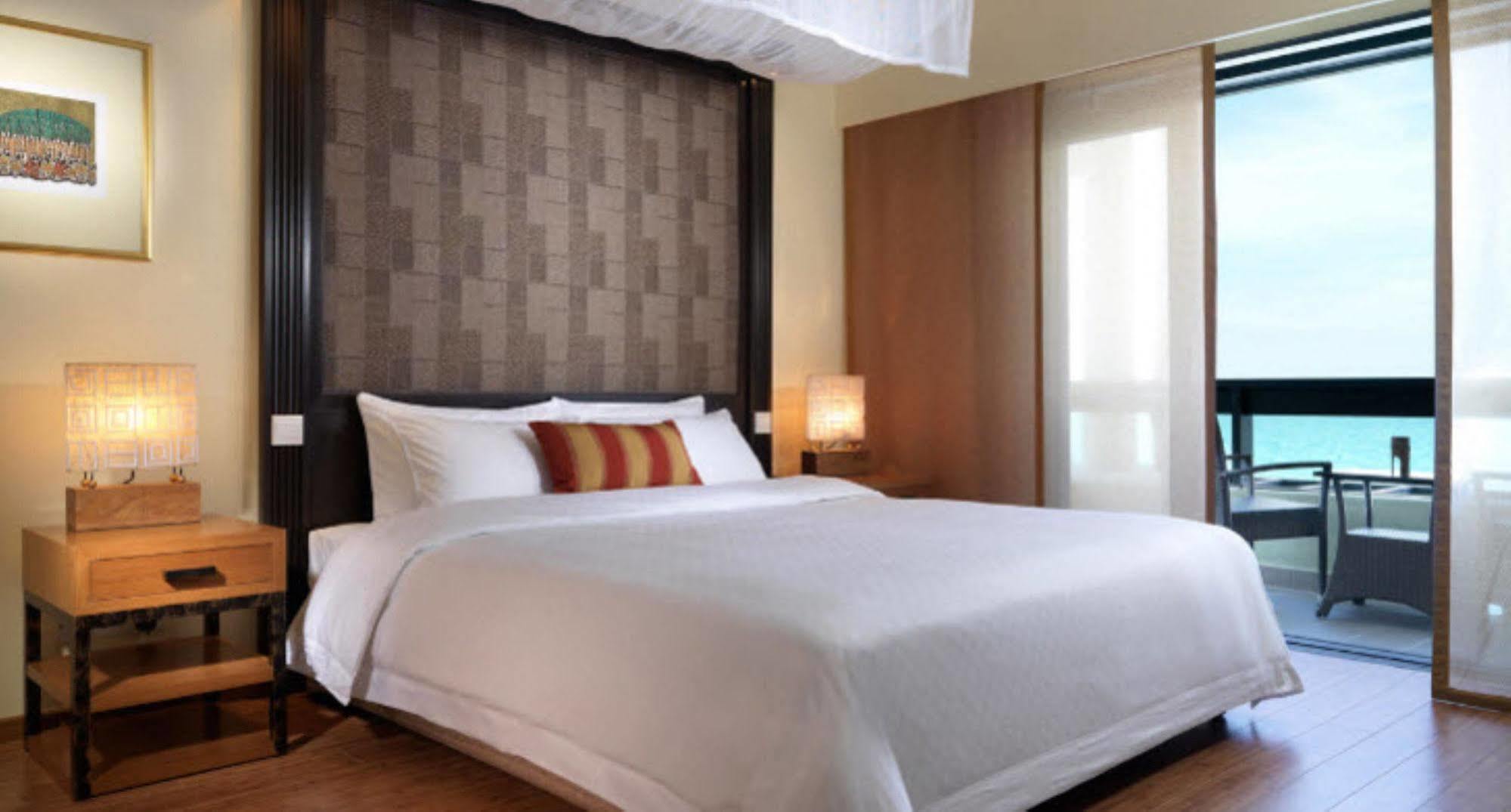 Hyatt Regency Kuantan Resort Esterno foto A bedroom at the W Maldives