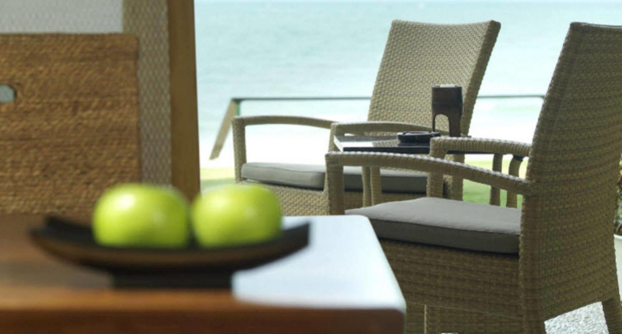 Hyatt Regency Kuantan Resort Esterno foto Outdoor furniture